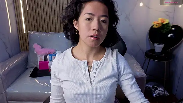 Snapshot of Lynn_turner chatting on 02.28.26 Lynn turner online show from 02.28.26