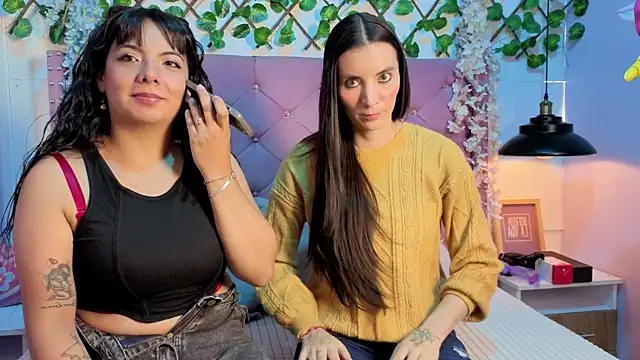 Valkiria-and-Dione online show from 04.21.26