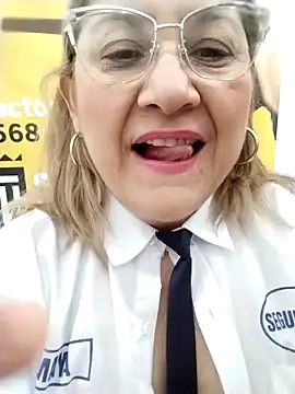 Snapshot of JULIETA_21- chatting on 04.14.26 JULIETA 21- online show from 04.14.26