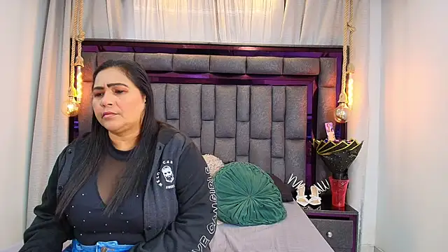 Karina Mendoza online show from 05.22.26