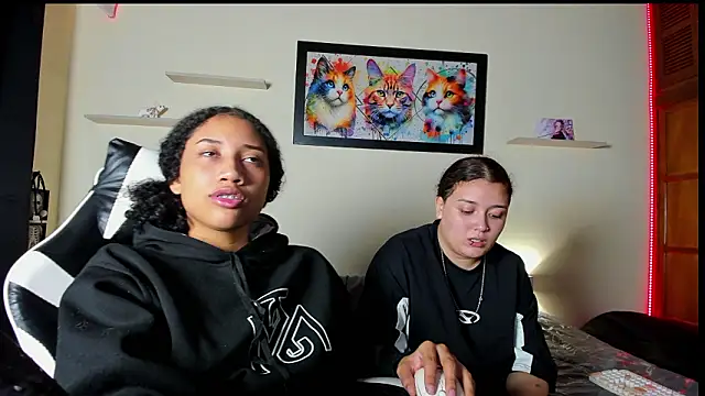 Snapshot of meredit_cris23 chatting on 02.15.26 meredit cris23 online show from 02.15.26