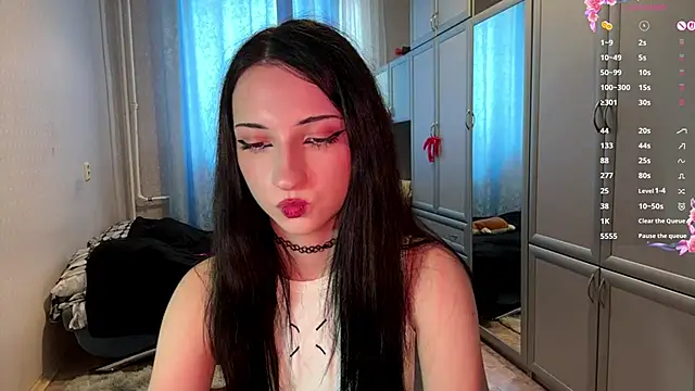 UrBabeLuna online show from 03.19.26