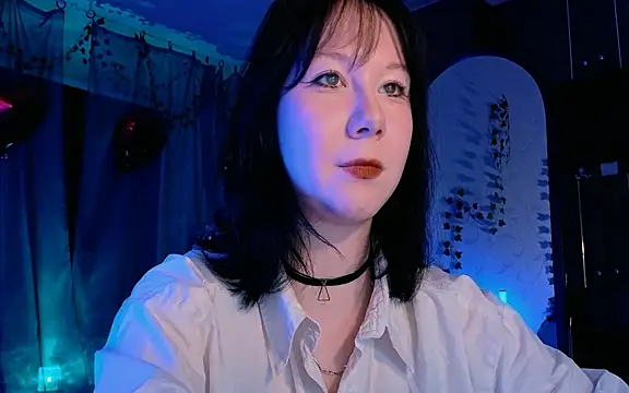 Snapshot of marty_bree chatting on 04.18.26 marty bree online show from 04.18.26