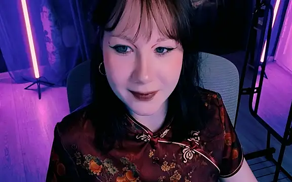 Snapshot of marty_bree chatting on 06.18.26 marty bree online show from 06.18.26