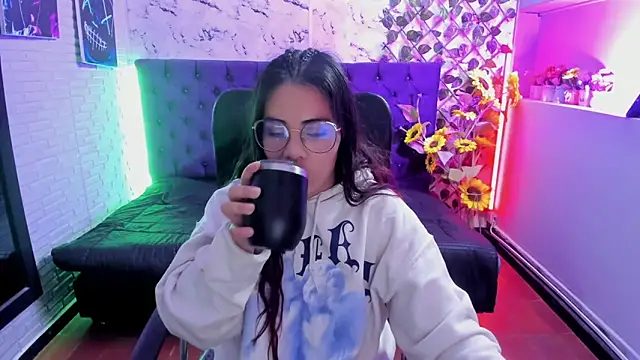 liany taylor online show from 04.11.26