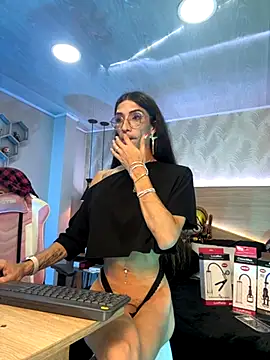 kylliefox  online show from 09.25.25