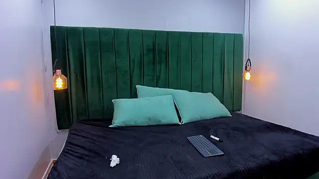 Amber-Horney online show from 04.13.26