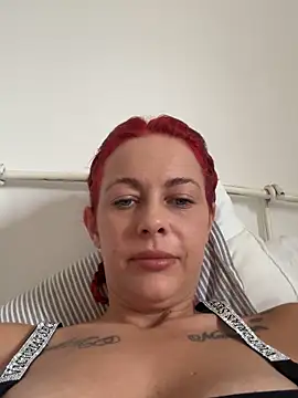 Snapshot of SophieSchmidt chatting on 02.23.26 SophieSchmidt online show from 02.23.26