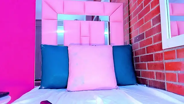 Baby doll XOXO online show from 02.10.26