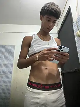 Snapshot of Adan21_cm chatting on 06.07.26 Adan21 cm online show from 06.07.26