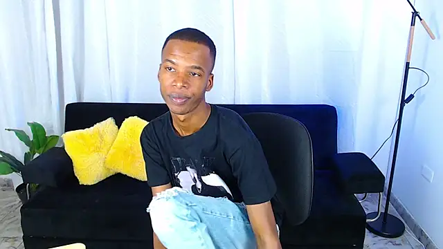 Snapshot of gusy_18 chatting on 02.04.26 gusy 18 online show from 02.04.26