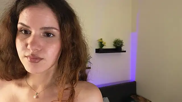 Snapshot of Lili_Torin chatting on 06.24.26 Lili Torin online show from 06.24.26