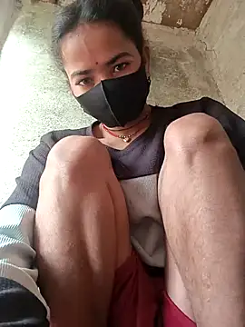 Snapshot of Sunali_Bendre chatting on 02.11.26 Sunali Bendre online show from 02.11.26