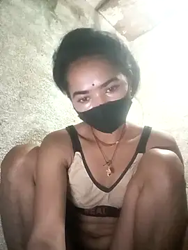 Snapshot of Sunali_Bendre chatting on 03.01.26 Sunali Bendre online show from 03.01.26