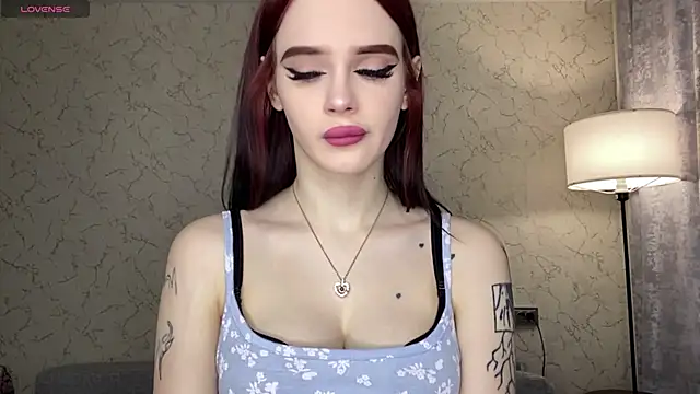 Snapshot of IeshaOsorio chatting on 02.25.26 IeshaOsorio online show from 02.25.26