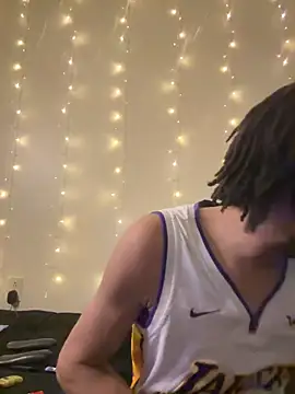 Snapshot of magic_man1085 chatting on 02.07.26 magic man1085 online show from 02.07.26