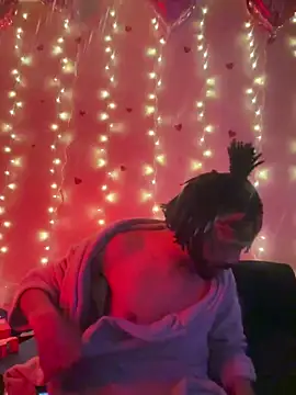 Snapshot of magic_man1085 chatting on 02.12.26 magic man1085 online show from 02.12.26