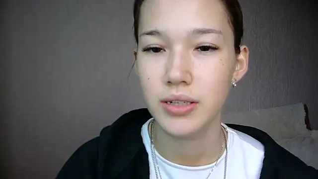 Snapshot of lilXdomiii chatting on 05.23.26 lilXdomiii online show from 05.23.26