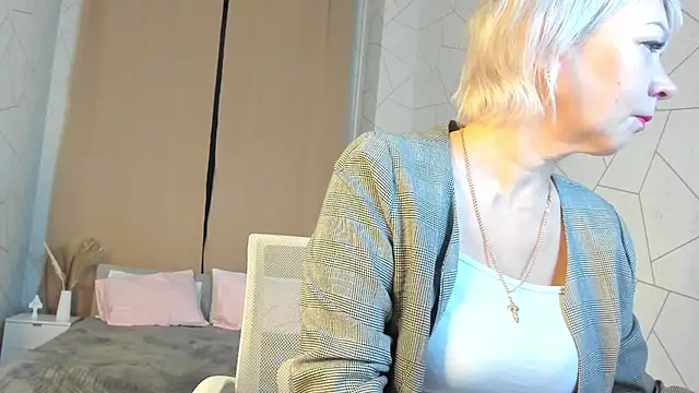 Ann Annise online show from 02.11.26