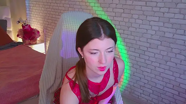 Snapshot of LunarDreamm chatting on 02.05.26 LunarDreamm online show from 02.05.26