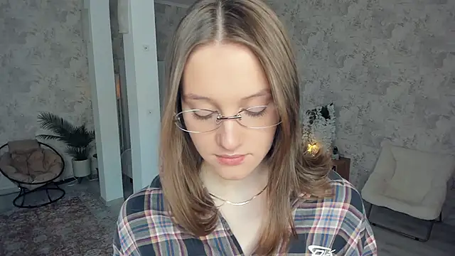 LianneBynon online show from 03.08.26