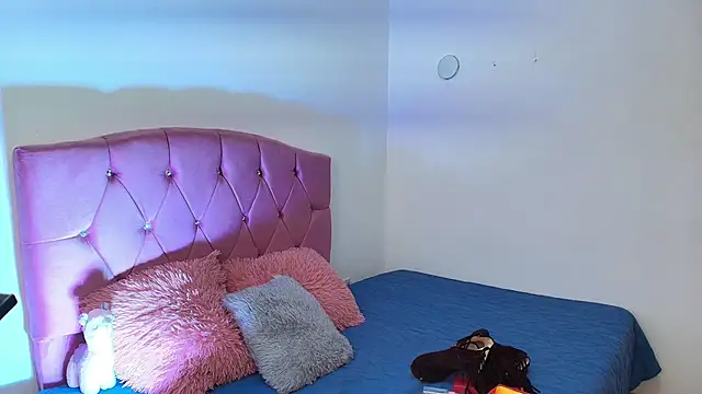 Kalyra 17 online show from 03.12.26