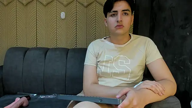 noahWolff  online show from 02.10.26