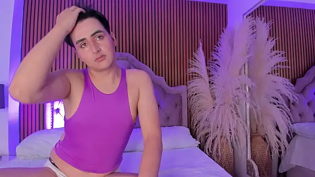 noahWolff  online show from 02.15.26