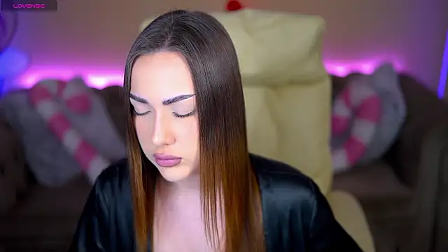 OliviaMoore  online show from 02.03.26