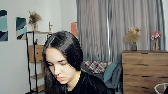 AvantgardAlone online show from 02.10.26