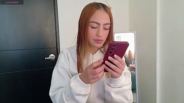 PaulaSantanaOf online show from 03.23.26