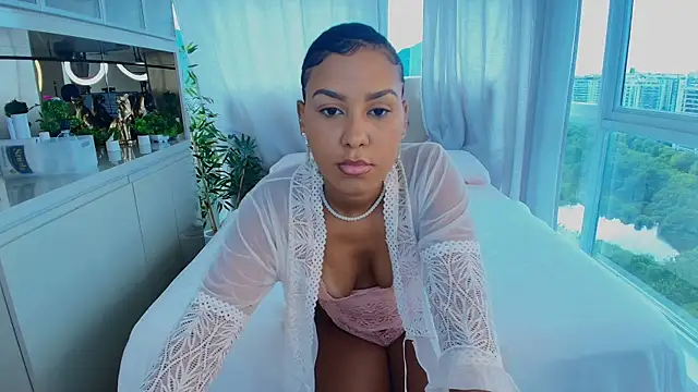 Susan Backer online show from 02.04.26