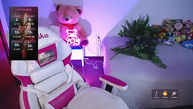 Snapshot of lika_little0 chatting on 02.07.26 lika little0 online show from 02.07.26