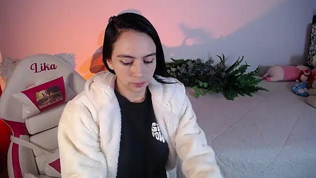 Snapshot of lika_little0 chatting on 02.24.26 lika little0 online show from 02.24.26