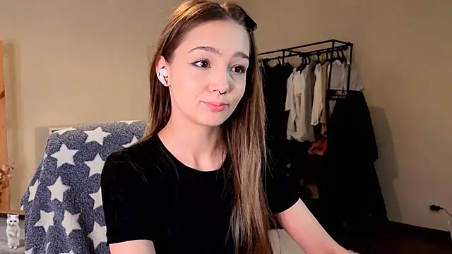 Snapshot of HoneyComfy chatting on 04.13.26 HoneyComfy online show from 04.13.26