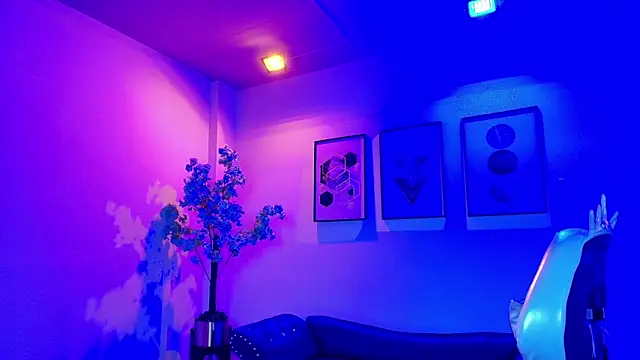 Snapshot of Maddie_T18 chatting on 03.09.26 Maddie T18 online show from 03.09.26