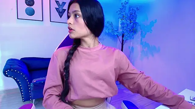 Snapshot of Maddie_T18 chatting on 03.11.26 Maddie T18 online show from 03.11.26