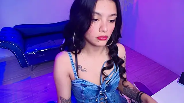 Snapshot of Maddie_T18 chatting on 04.08.26 Maddie T18 online show from 04.08.26