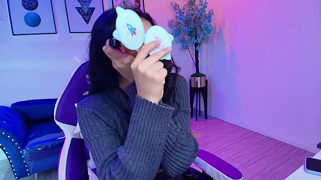 Snapshot of Maddie_T18 chatting on 04.09.26 Maddie T18 online show from 04.09.26