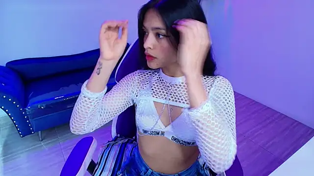 Snapshot of Maddie_T18 chatting on 04.10.26 Maddie T18 online show from 04.10.26