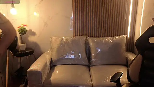 Snapshot of Perla_lovely_ chatting on 04.16.26 Perla lovely online show from 04.16.26