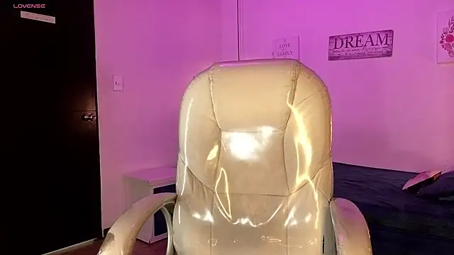 Snapshot of Sweet_bellaa_ chatting on 02.21.26 Sweet bellaa online show from 02.21.26