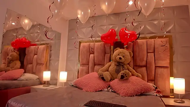 Snapshot of Paris_Velvet chatting on 02.13.26 Paris Velvet online show from 02.13.26