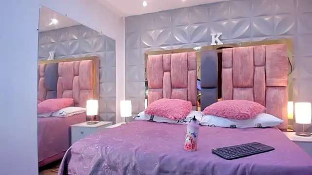 Snapshot of Paris_Velvet chatting on 02.23.26 Paris Velvet online show from 02.23.26