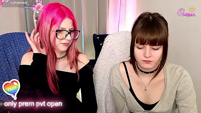 Snapshot of michelewild chatting on 03.23.26 michelewild online show from 03.23.26