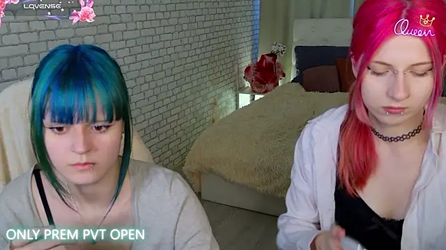 Snapshot of michelewild chatting on 03.27.26 michelewild online show from 03.27.26