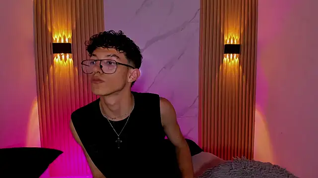 Snapshot of Christopher_Hunter chatting on 02.13.26 Christopher Hunter online show from 02.13.26