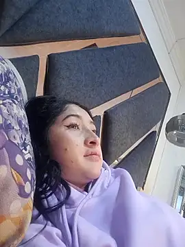 Snapshot of Maitebigboobs chatting on 03.05.26 Maitebigboobs online show from 03.05.26