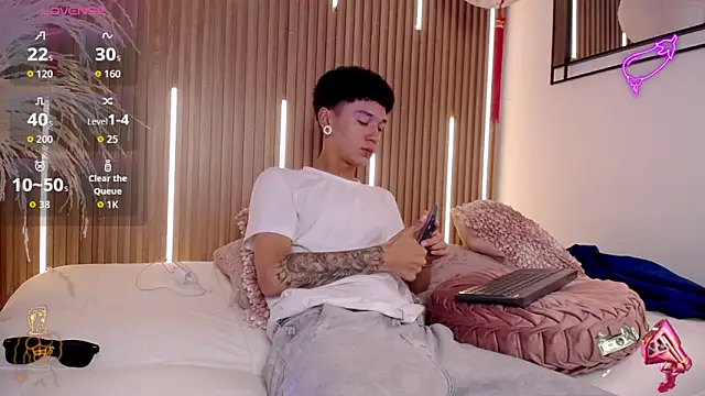 Snapshot of David_Banks_ chatting on 03.09.26 David Banks online show from 03.09.26