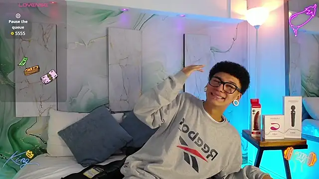 Snapshot of David_Banks_ chatting on 04.13.26 David Banks online show from 04.13.26